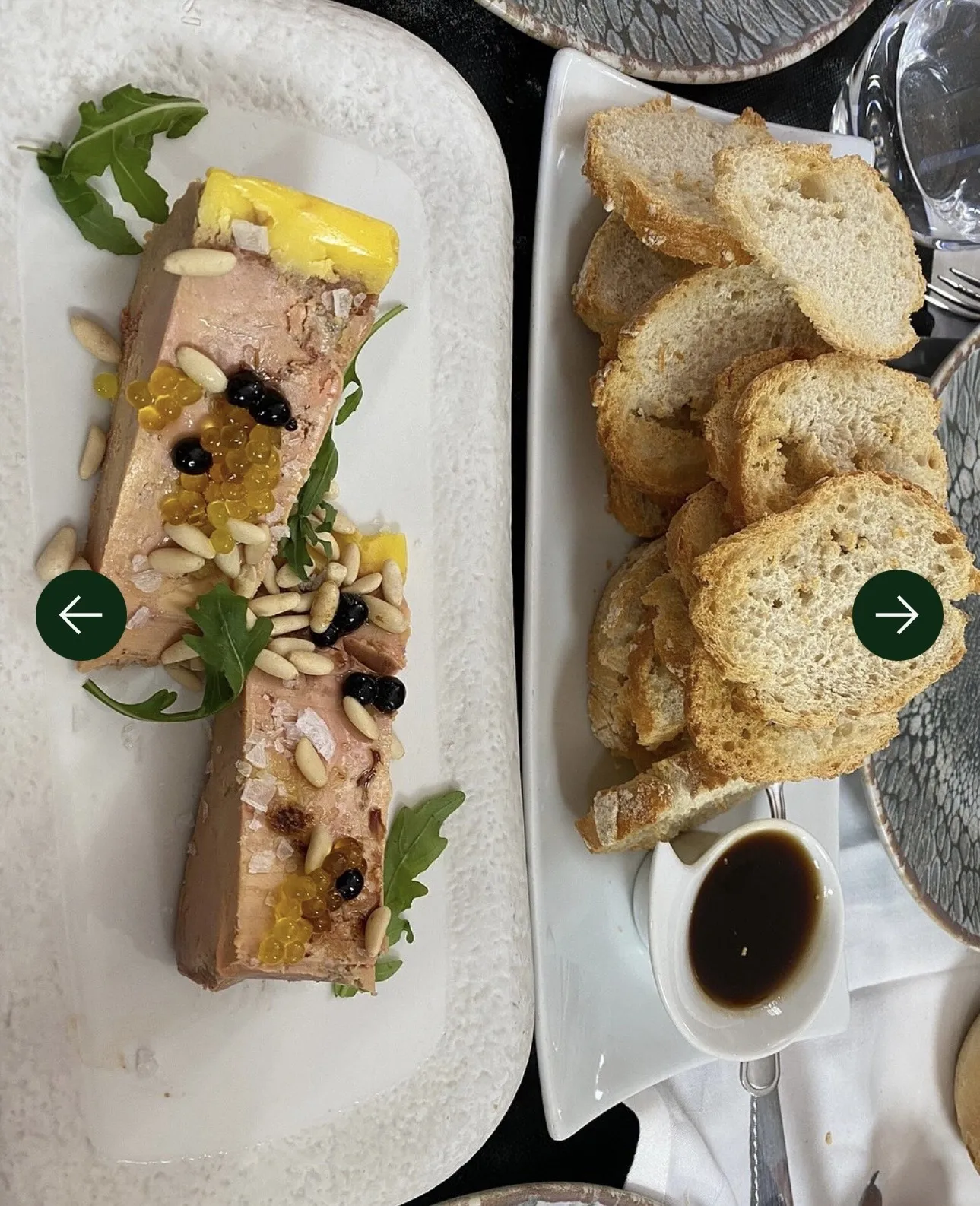 Foie Mi-cuit, piñones y dulce de vino